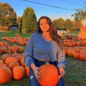 Meet your Posher, Juliana